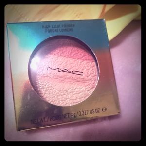 MAC LE Freshen Up high light powder
